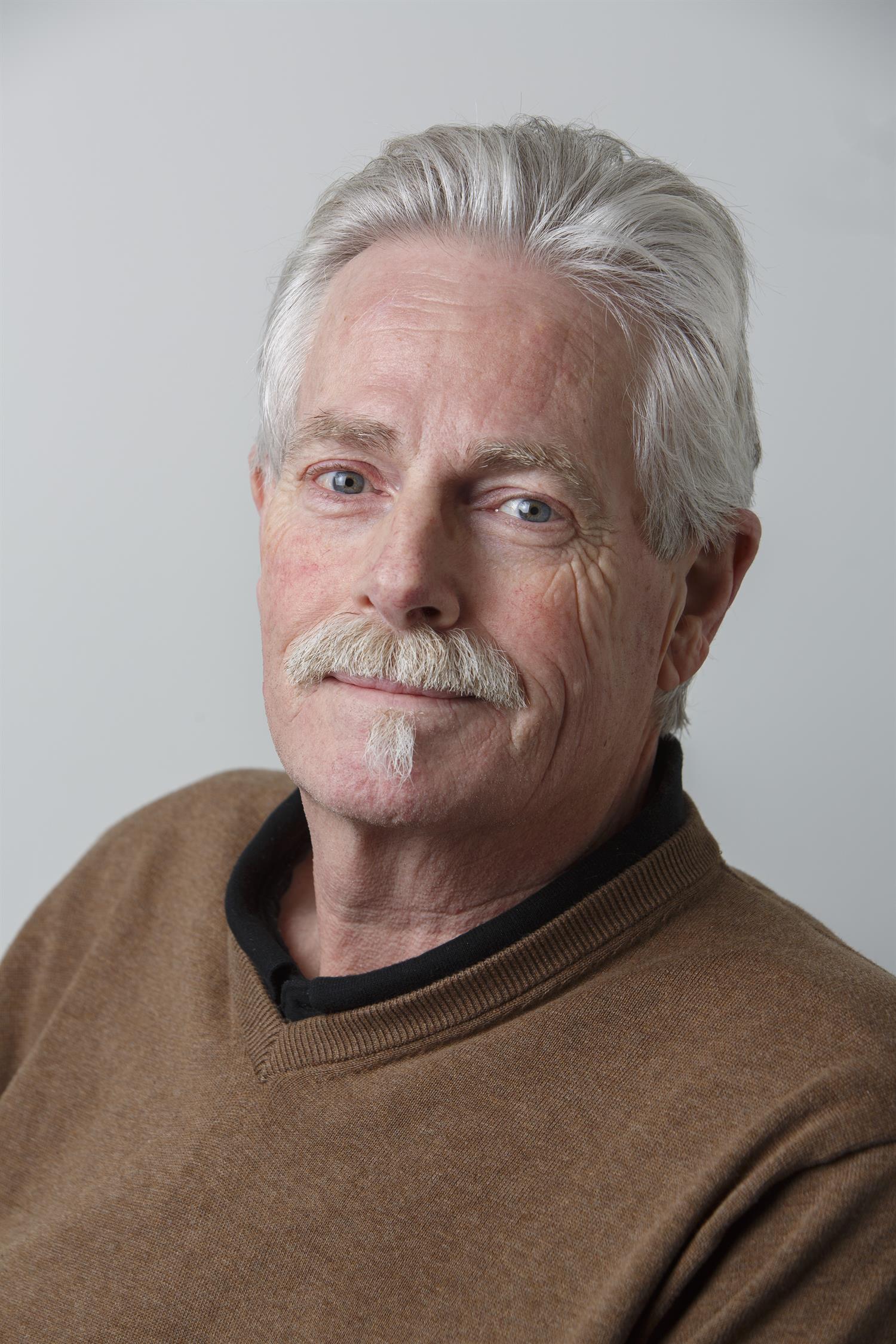H.L.A. (Hennie) Houdt van