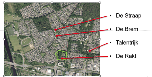 Luchtfoto van de wijk Rijpelberg in Helmond met een groen omlijnd gebied dat de locatie van de nieuwe MFA aangeeft. Vanuit dit punt wijzen rode lijnen naar vier omliggende basisscholen: De Straap, De Brem, Talentrijk en De Rakt.