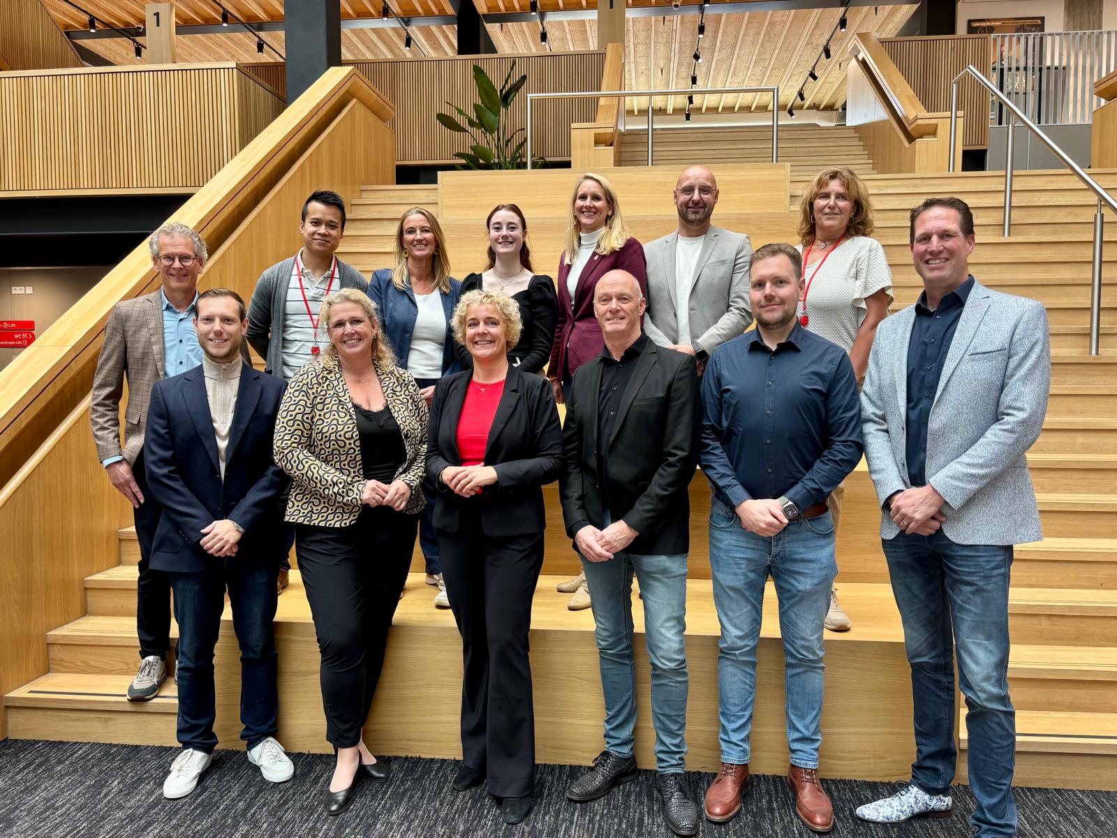 groepsfoto stuurgroep en projectgroep MFA Rijpelberg